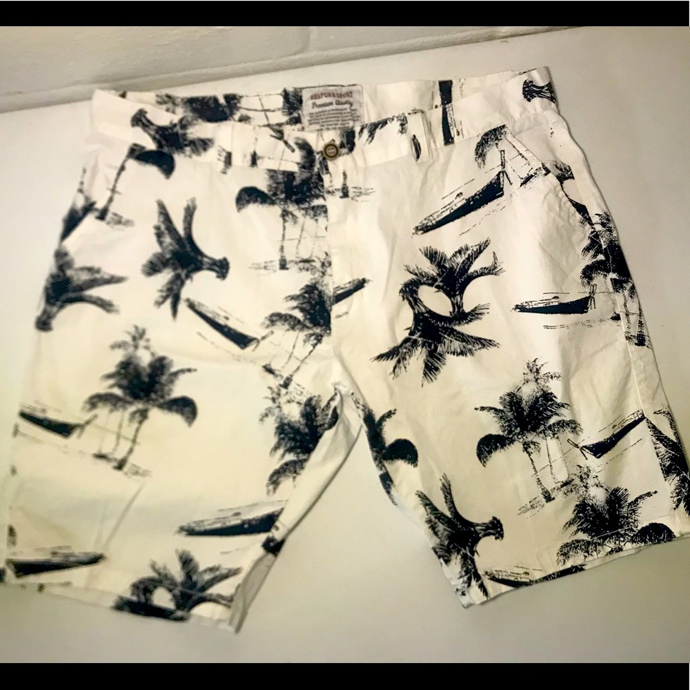 Bespoke Sport Men's Sz40 Bermuda Shorts Palm Boats